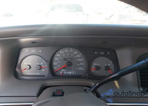 2003 Mercury Grand Marquis Gs z USA, uszkodzony, nr VIN 2MEFM74W73X610973